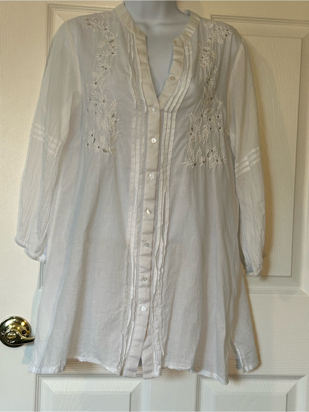 Lulalife Sheer white Floral Embroidered Blouse Coverup size Small Oversized